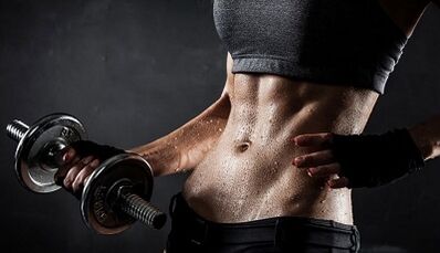 Übungen zum Abnehmen an den Seiten und am Bauch